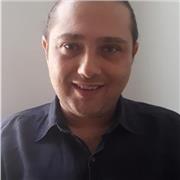 Insegnante di Musica ( Pianoforte, tastiere, armonia, composizione, informatica musicale) si offre per lezioni private sia a domicilio che nel proprio.
Età dagli 8 ai 99 anni